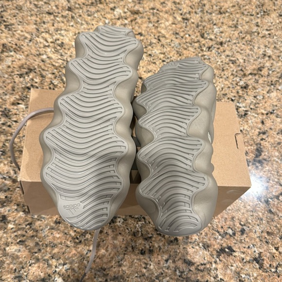 NEW IN BOX Yeezy 450 Stone Flax 8.5 - Picture 7 of 9
